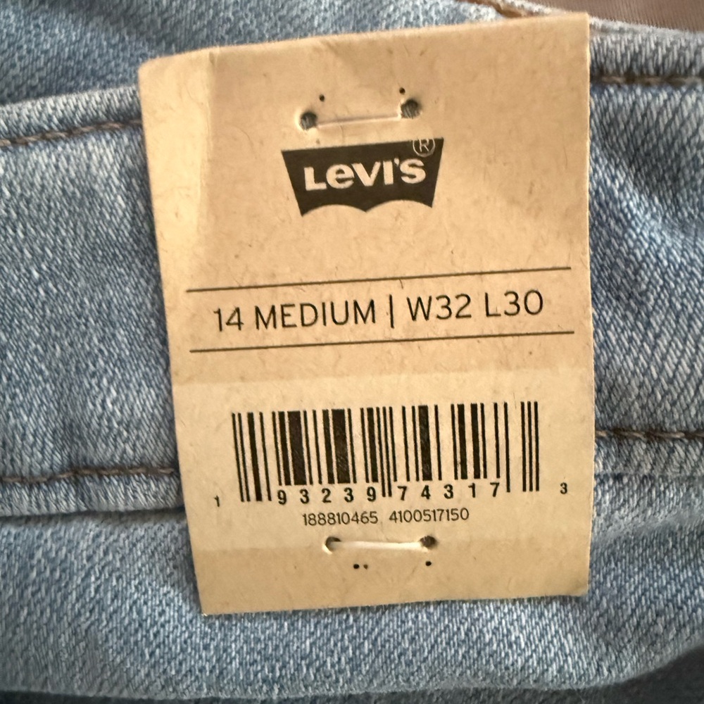 Levi's Women's Denim Jeans in Light Blue - Picture 4 of 5